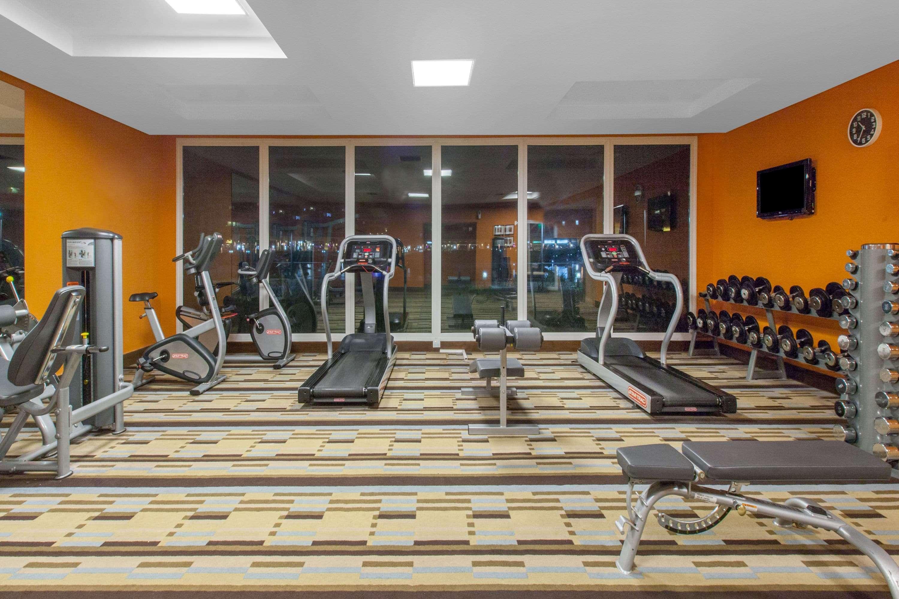 Hotel Wyndham Nordelta Tigre - Buenos Aires Zewnętrze zdjęcie The gym at the hotel