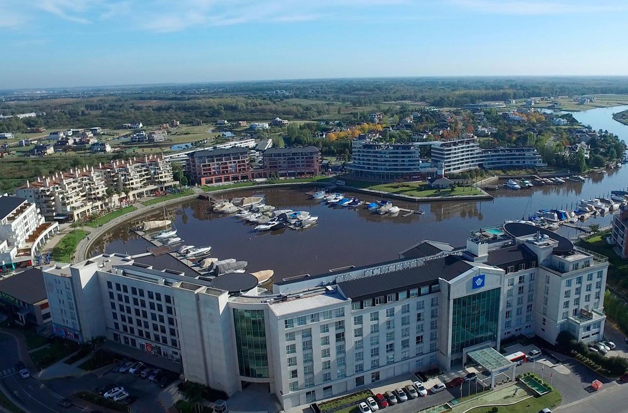 Hotel Wyndham Nordelta Tigre - Buenos Aires Zewnętrze zdjęcie Aerial view of the hotel