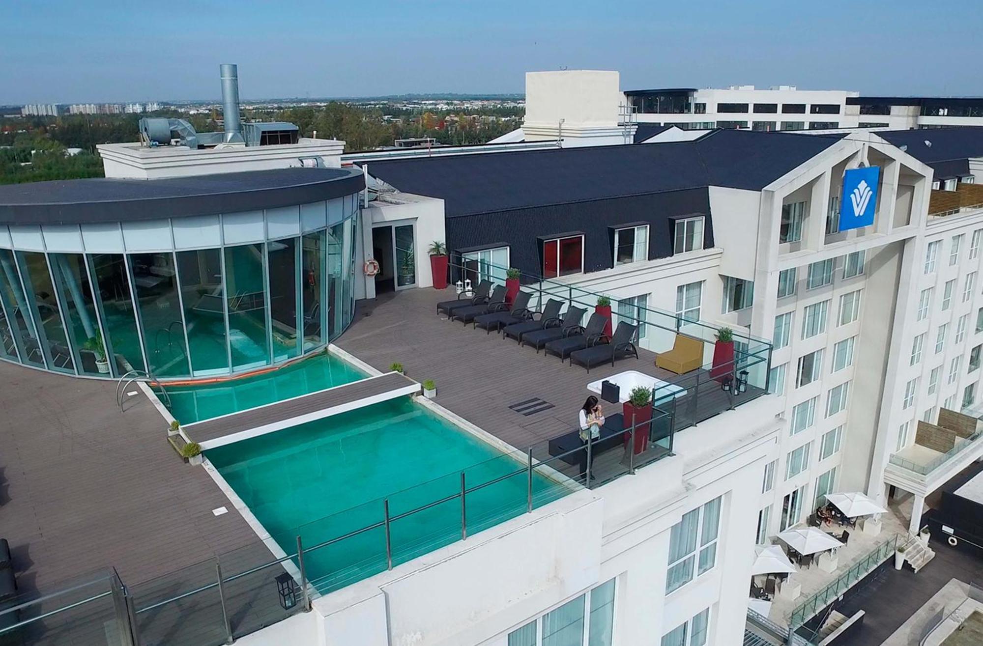 Hotel Wyndham Nordelta Tigre - Buenos Aires Zewnętrze zdjęcie The rooftop pool at the Hilton Prague