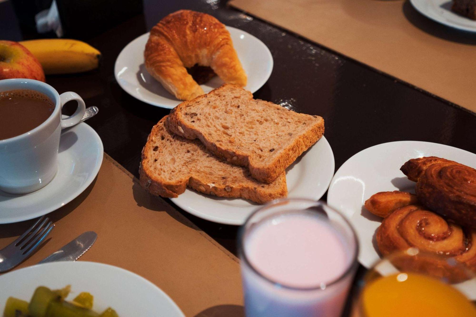 Hotel Wyndham Nordelta Tigre - Buenos Aires Zewnętrze zdjęcie A typical breakfast in the Netherlands
