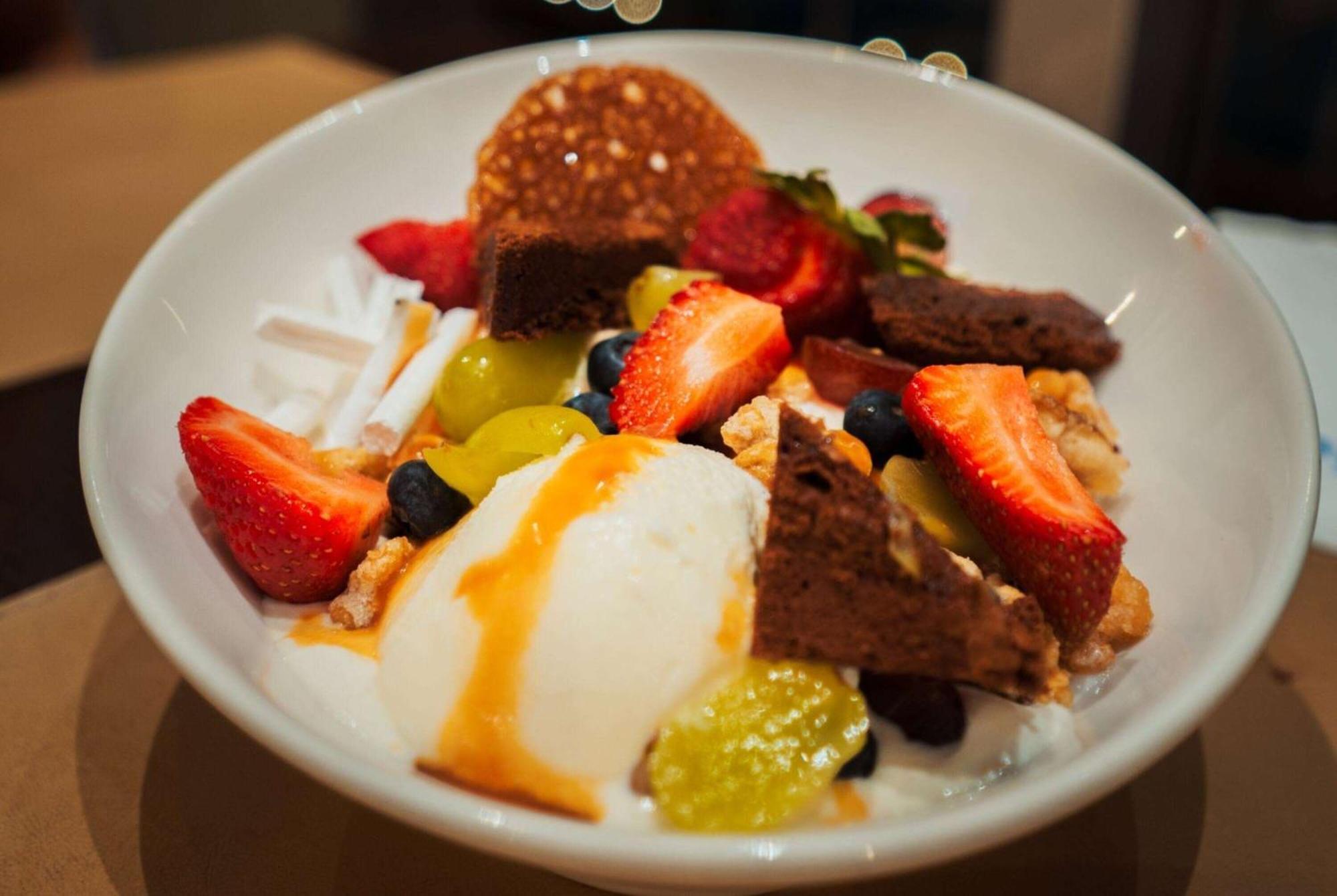 Hotel Wyndham Nordelta Tigre - Buenos Aires Zewnętrze zdjęcie Fruit salad with yogurt